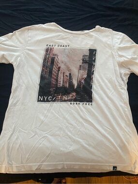 Comfy New York Graphic Tee